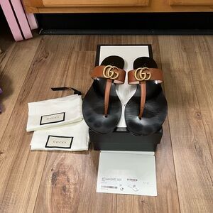 Gucci Marmont GG Brown Women's Thong Sandals authentic